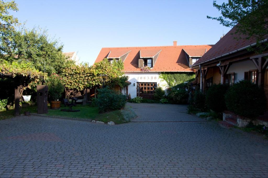 Hotel Fogado Az Oreg Preshez Mór Exteriér fotografie