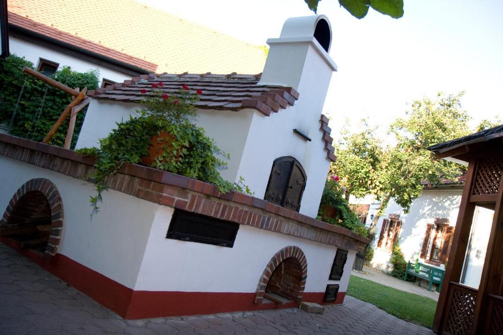 Hotel Fogado Az Oreg Preshez Mór Exteriér fotografie